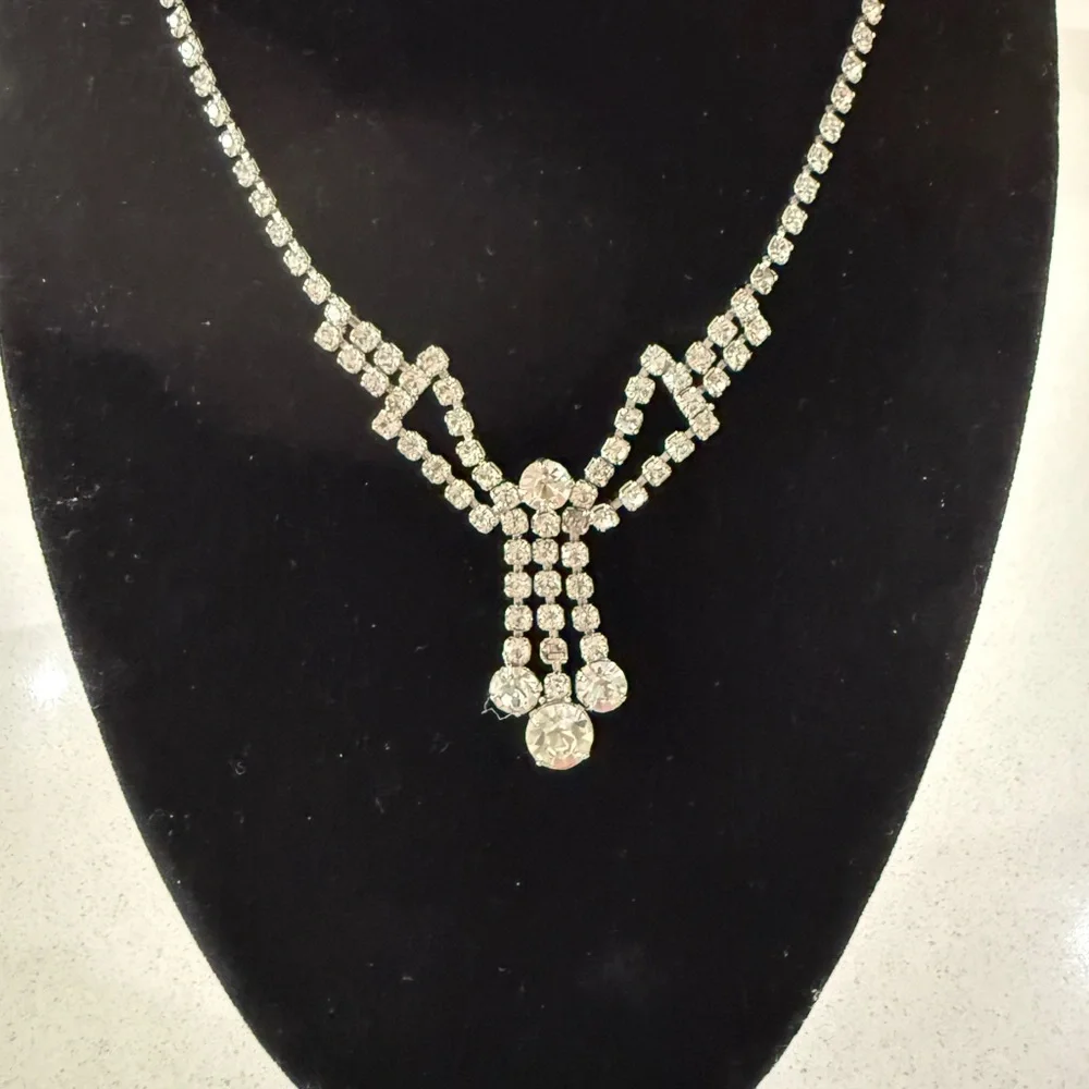 Dazzling Silver Tone and Rhinestone Necklace - Picture 6 of 7
